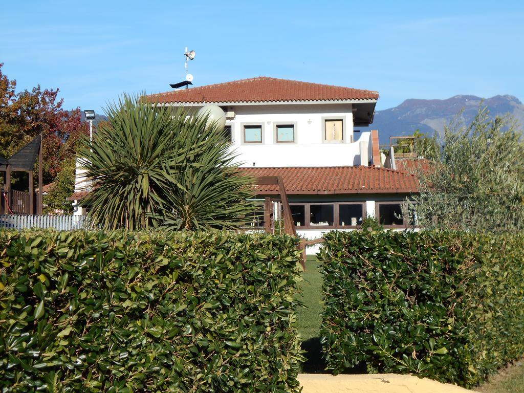 Iron Gate Marina3B Hotel Sarzana Exterior foto