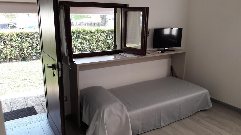 Iron Gate Marina3B Hotel Sarzana Exterior foto